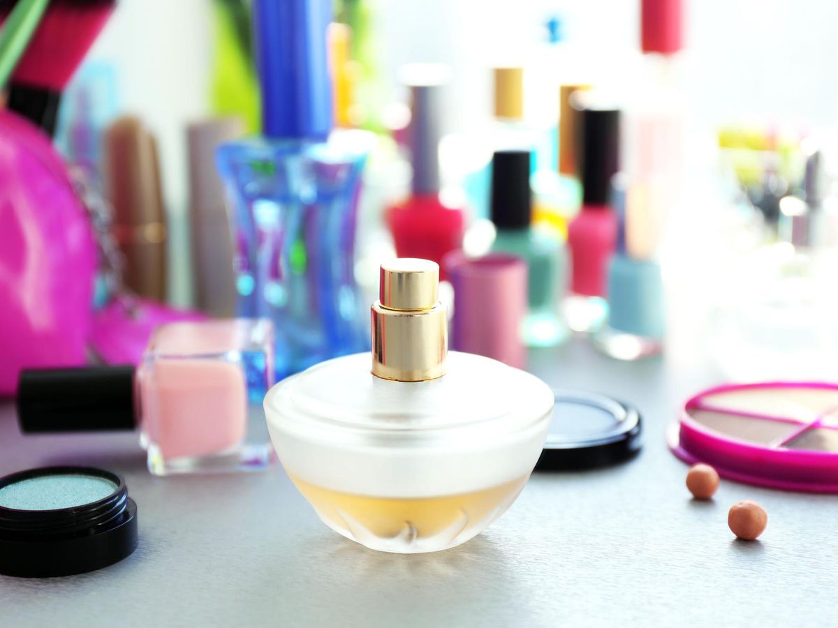 Czy iPerfumy oferują oryginalne perfumy i jak to sprawdzić?